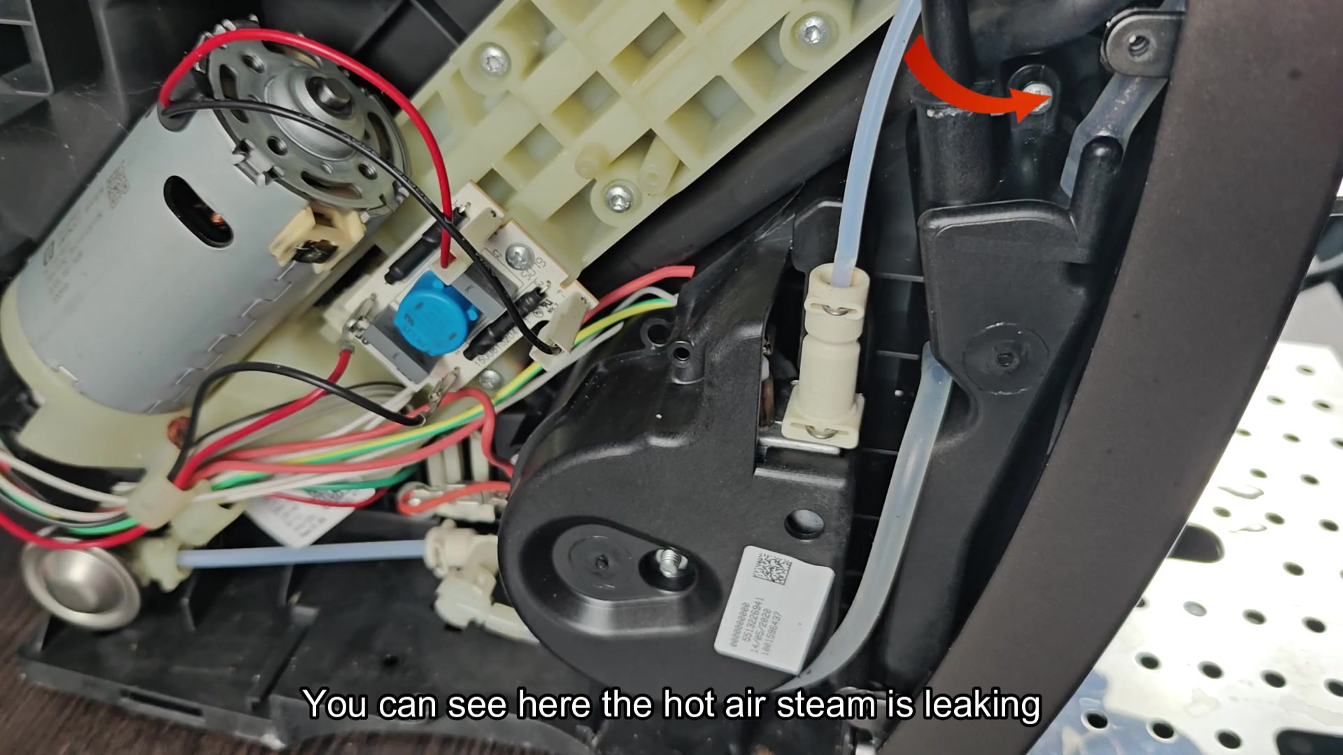 Internal view showing steam leak point Internal view showing steam leak point