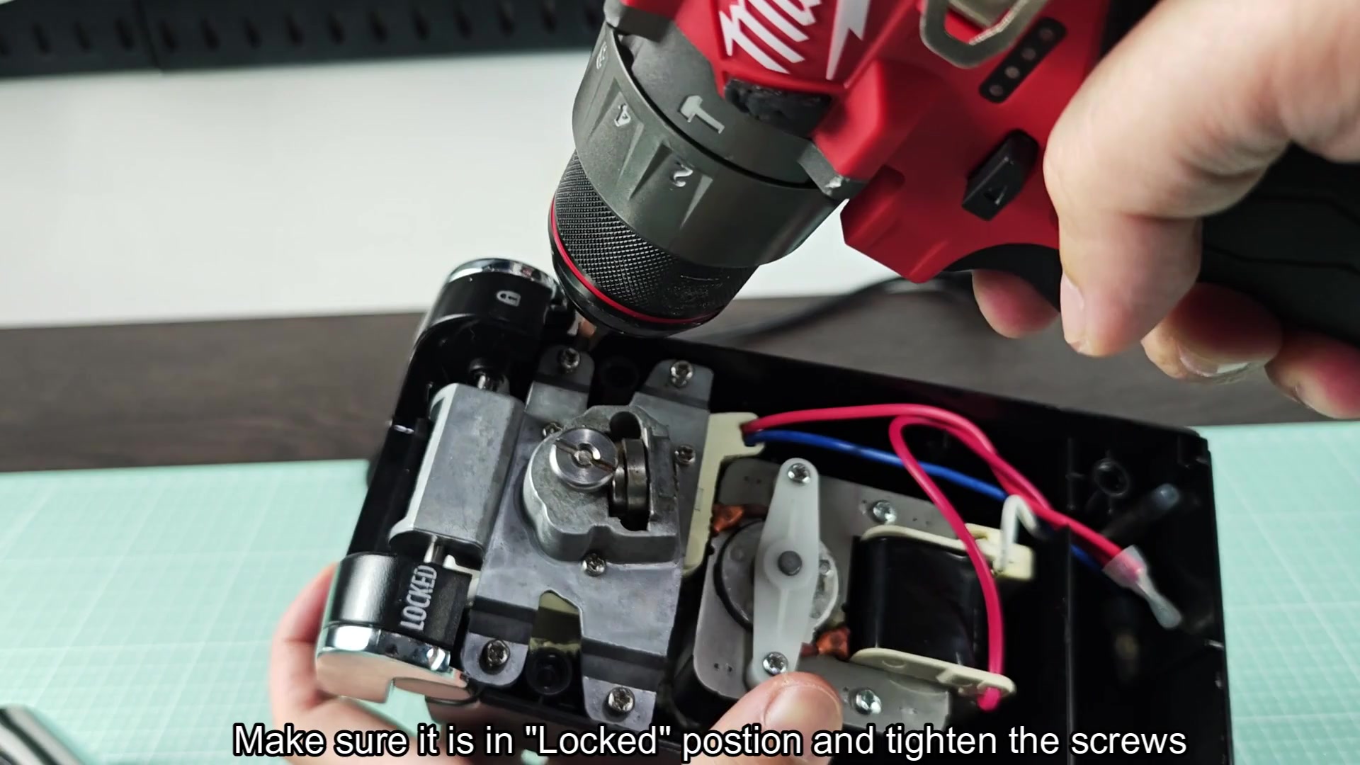 Milwaukee drill tightening screw on lock assembly Milwaukee drill tightening screw on lock assembly