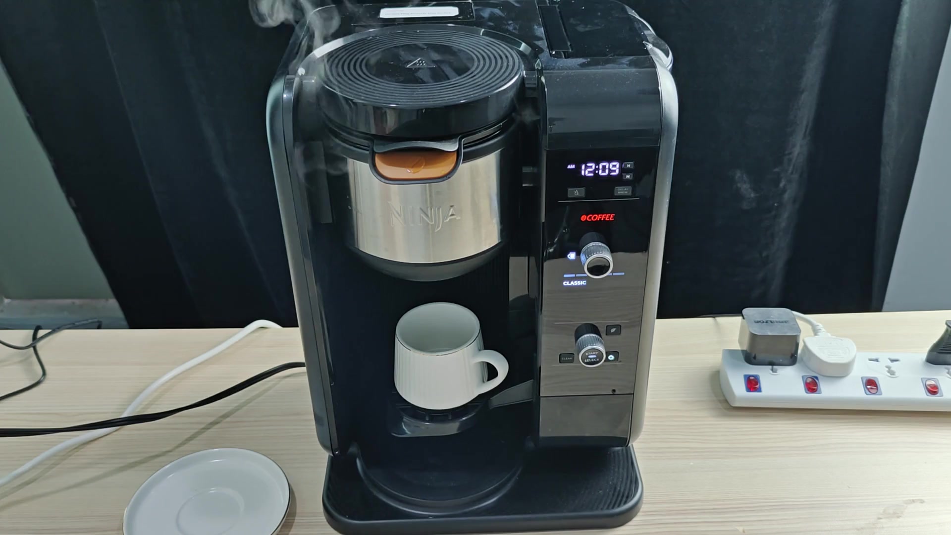 Ninja coffee maker displaying add water error Ninja coffee maker displaying add water error