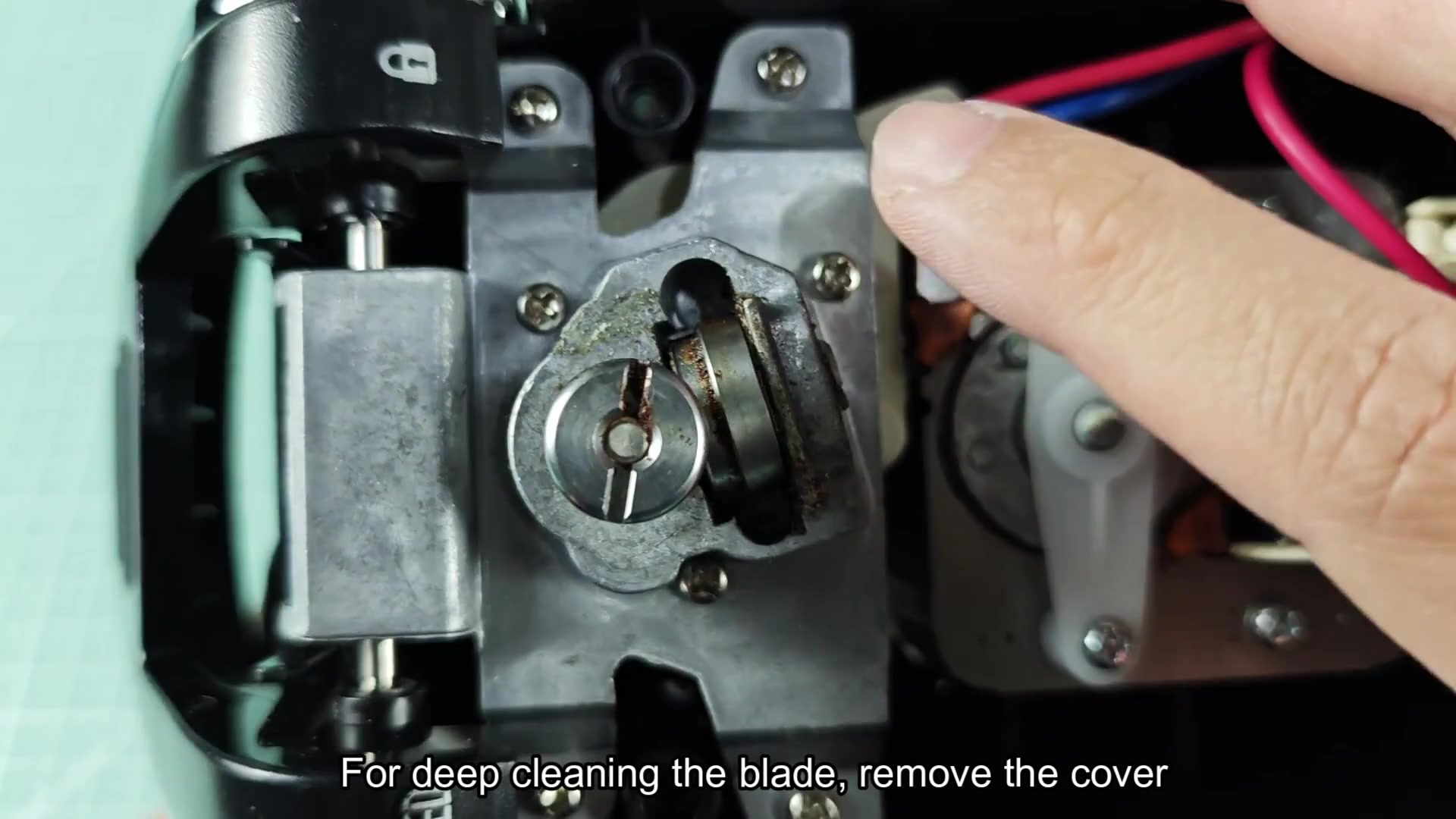 Pointing at internal gear mechanism area Pointing at internal gear mechanism area