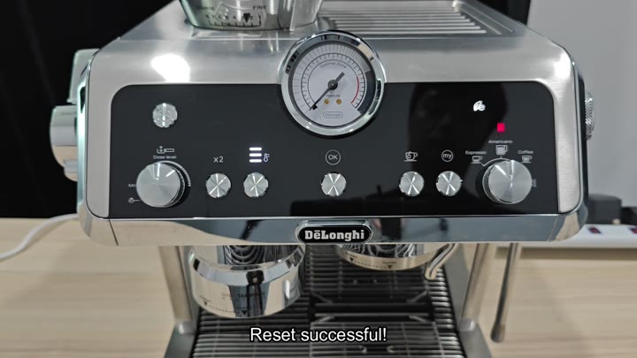 Red light confirms successful reset Red light confirms successful reset