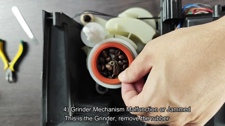 Removing rubber ring from grinder Removing rubber ring from grinder