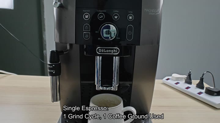 Single espresso brewing on Magnifica Single espresso brewing on Magnifica
