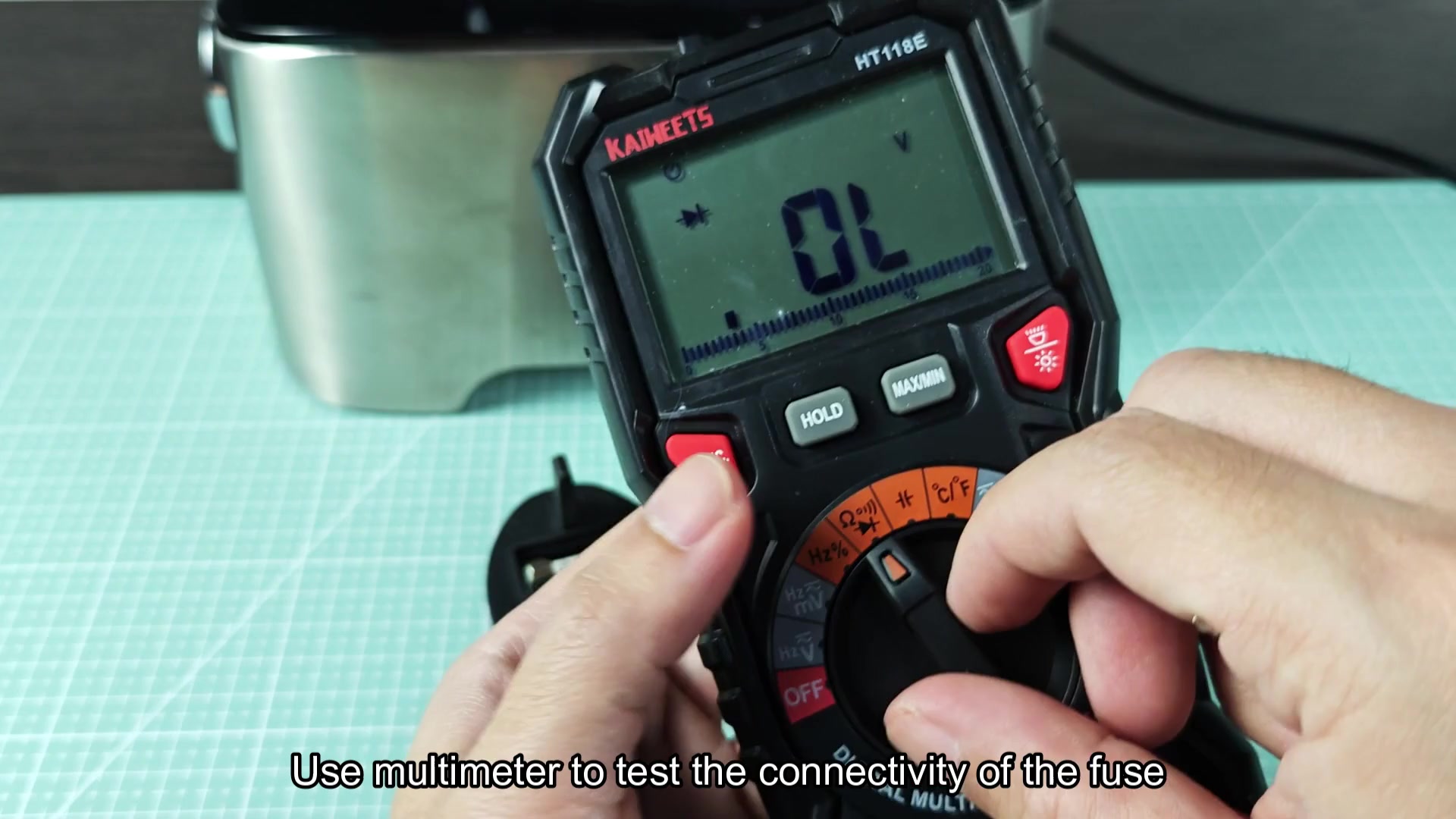 Test fuse connectivity with multimeter Test fuse connectivity with multimeter