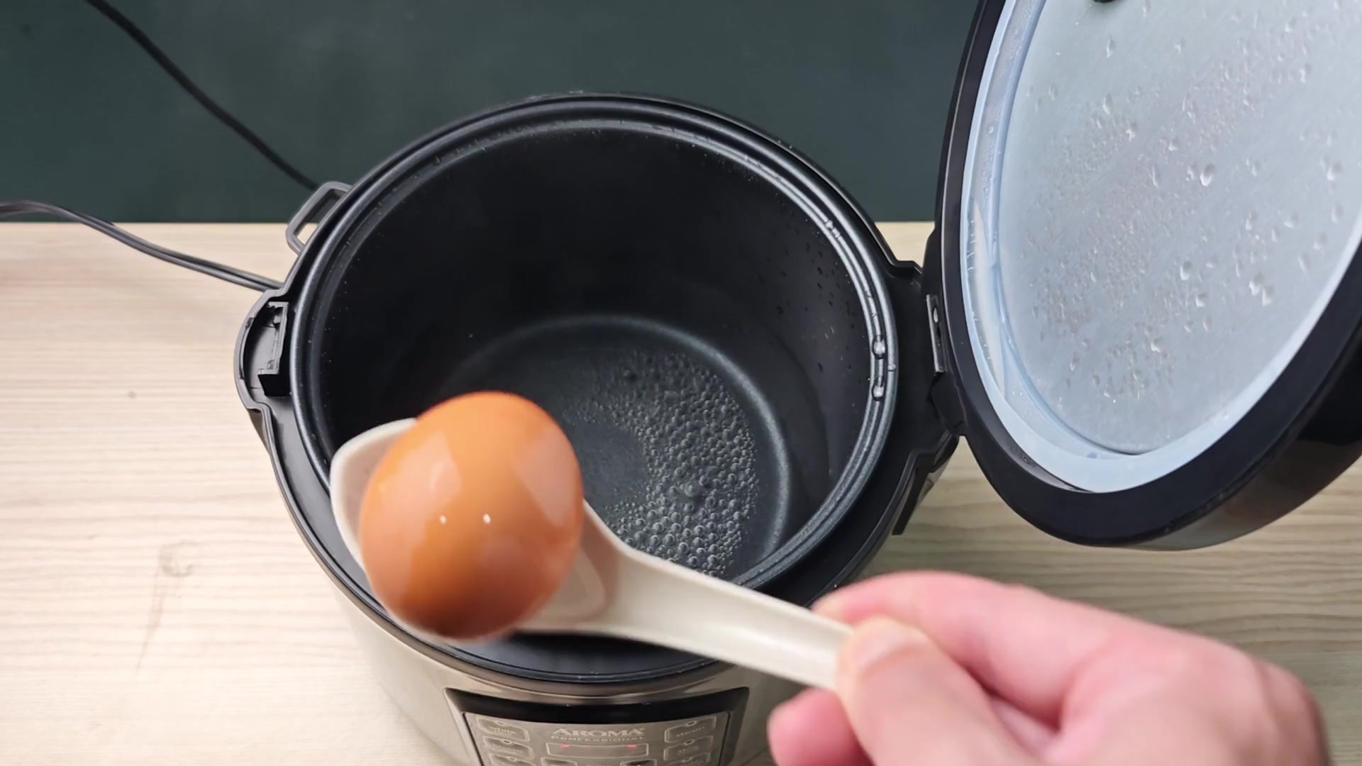 Transferring boiled eggs to cold water Transferring boiled eggs to cold water