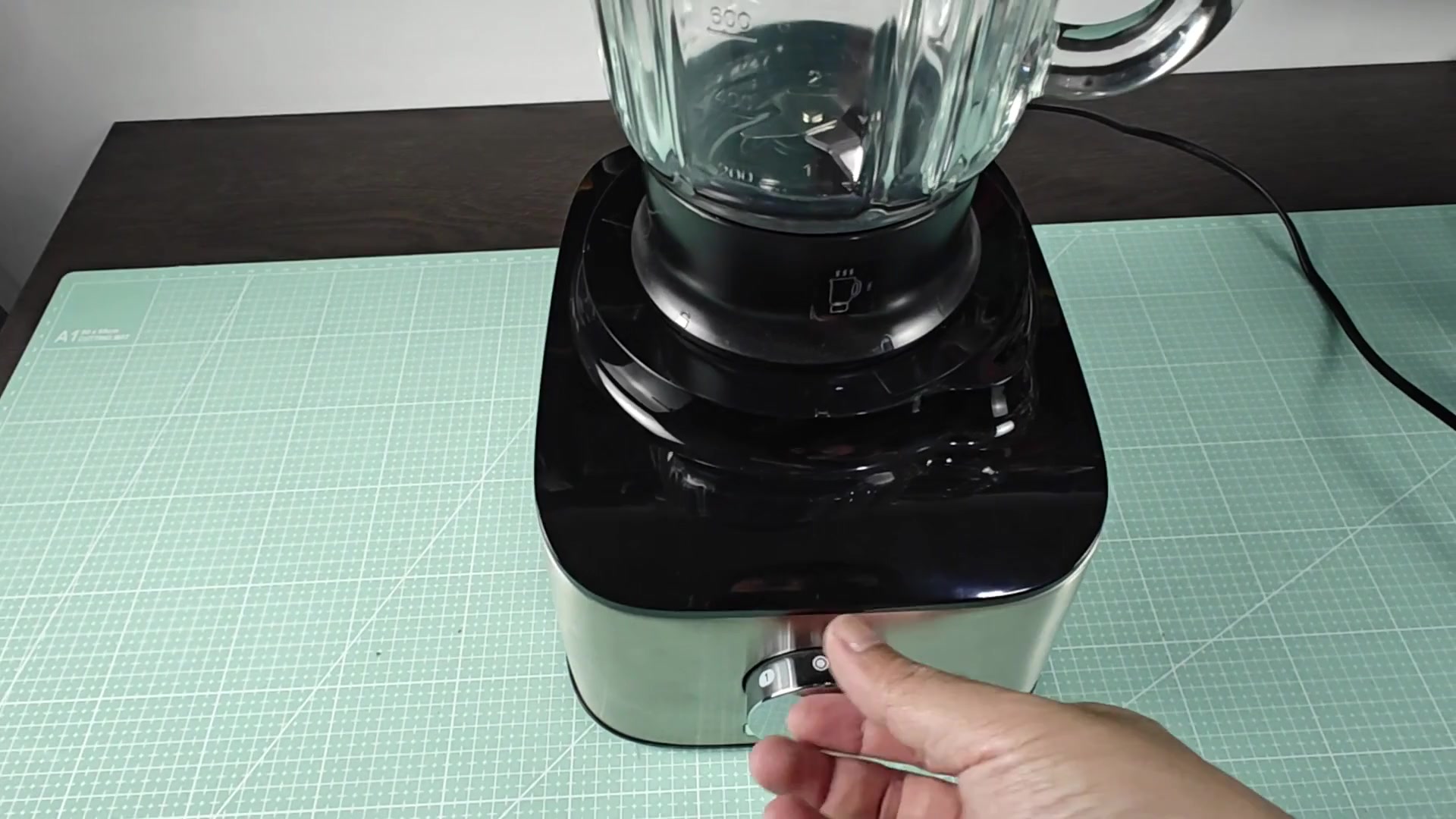 Turn blender control dial to test Turn blender control dial to test