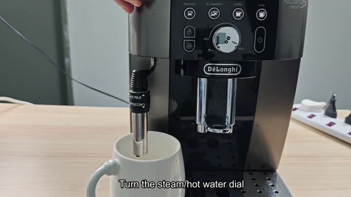 Turning the steam hot water dial Turning the steam hot water dial
