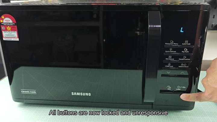 All buttons locked and unresponsive All buttons locked and unresponsive