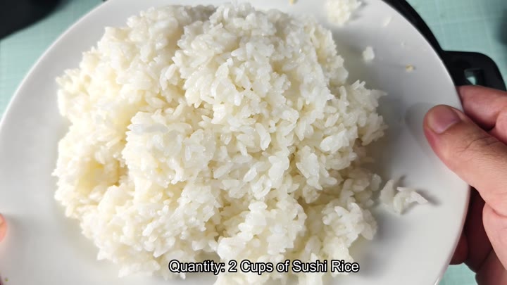 Bowl of finished sushi rice ready to serve Bowl of finished sushi rice ready to serve