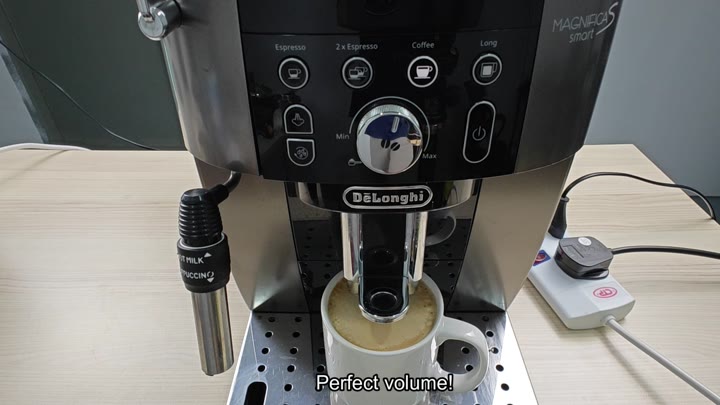 Coffee reaching the perfect volume level Coffee reaching the perfect volume level