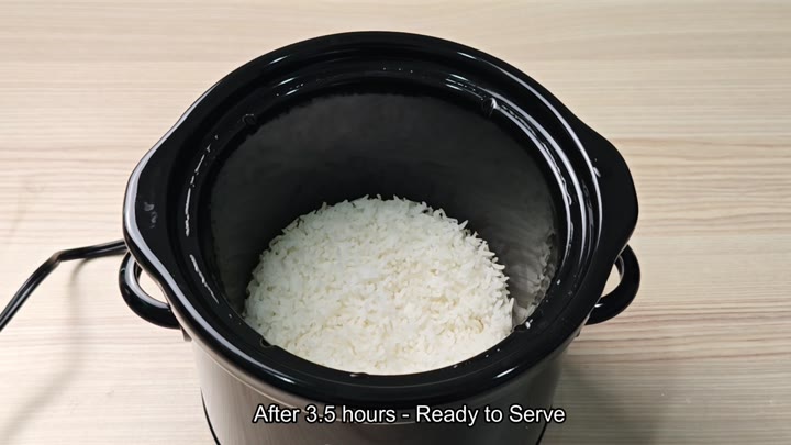 Cooked white rice ready to serve Cooked white rice ready to serve
