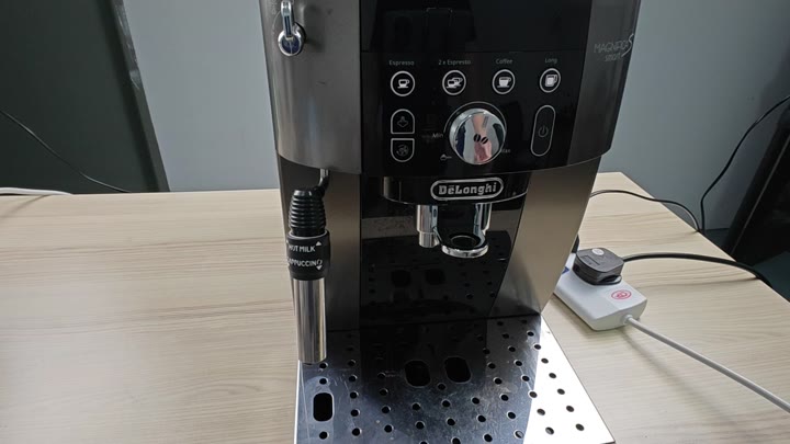 DeLonghi machine with steam wand labels DeLonghi machine with steam wand labels