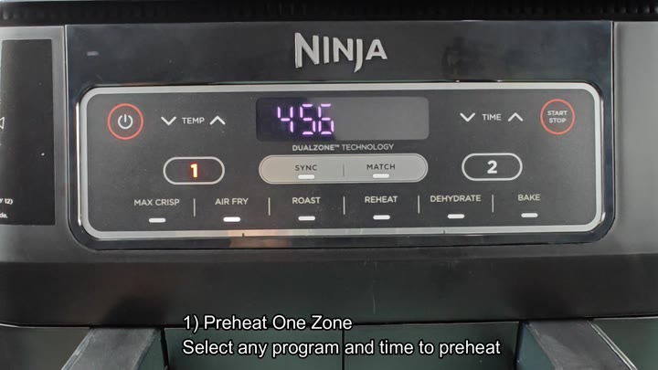 Digital display showing air fryer settings Digital display showing air fryer settings