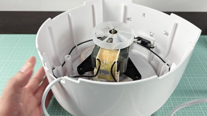 Exposed motor and coil internals Exposed motor and coil internals