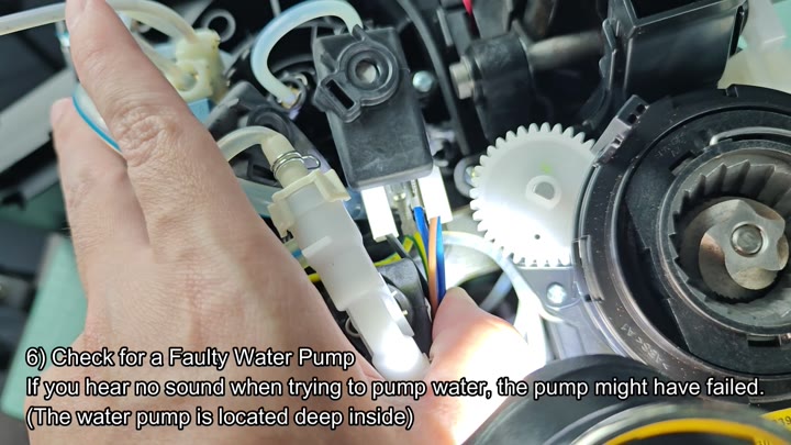 Inspecting internal water pump components Inspecting internal water pump components