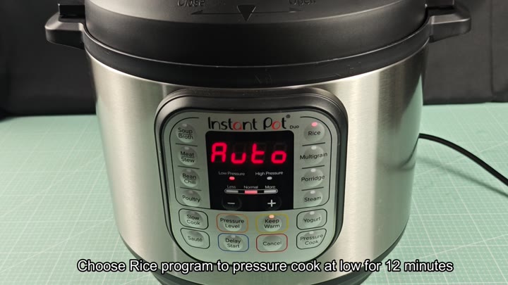Instant Pot display showing Auto status Instant Pot display showing Auto status