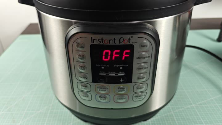 Instant Pot Duo front control panel view Instant Pot Duo front control panel view