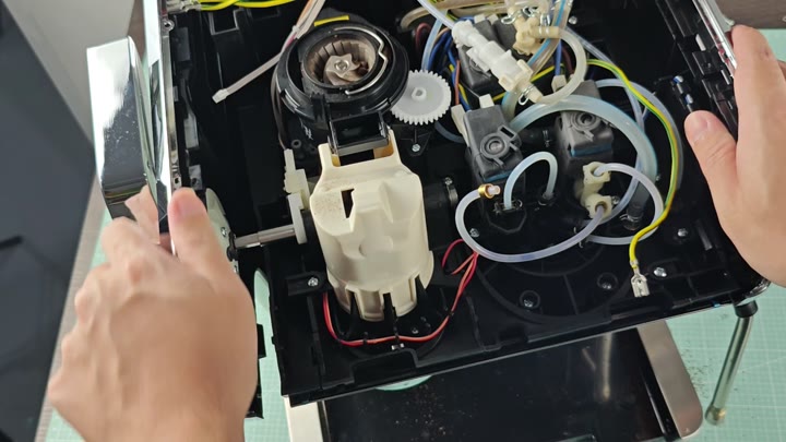 Internal grinder motor and tubes Internal grinder motor and tubes