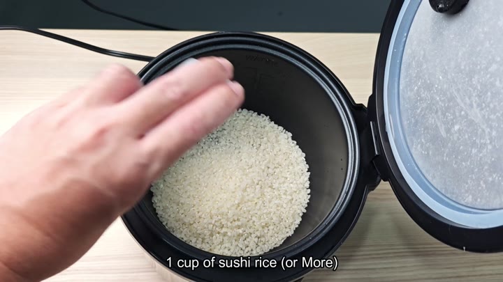 Leveling uncooked sushi rice Leveling uncooked sushi rice