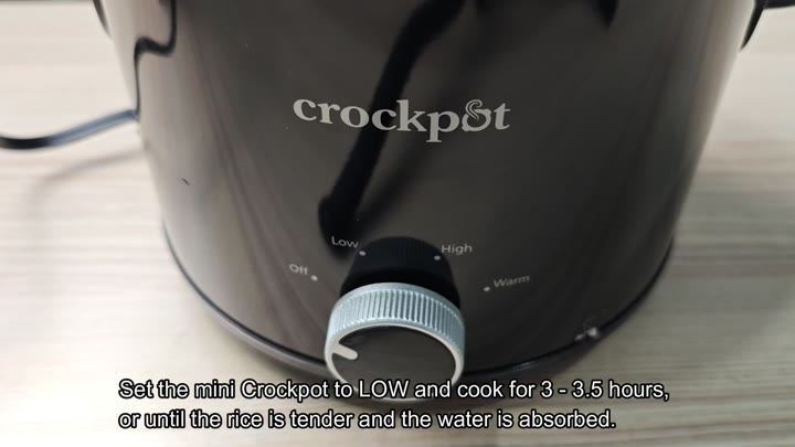 Mini Crockpot control dial set to Low Mini Crockpot control dial set to Low