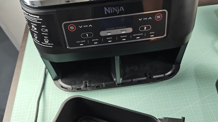 Ninja Foodi control panel and basket Ninja Foodi control panel and basket