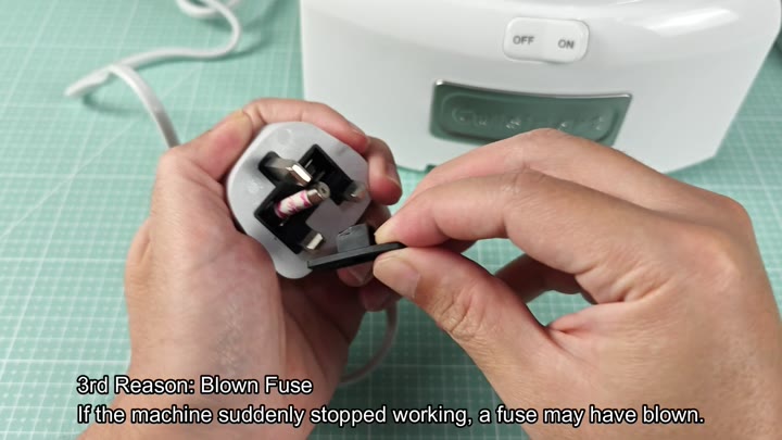 Replace blown fuse in plug Replace blown fuse in plug