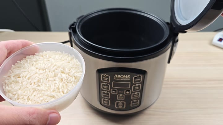 Uncooked rice next to Aroma cooker Uncooked rice next to Aroma cooker