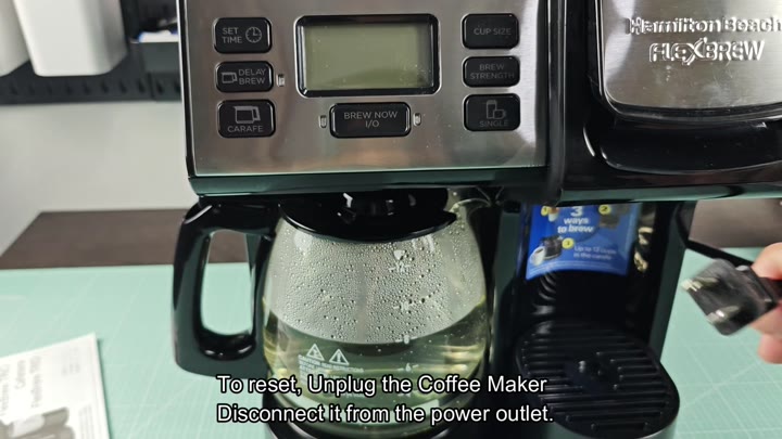 Unplugging the coffee maker to reset Unplugging the coffee maker to reset